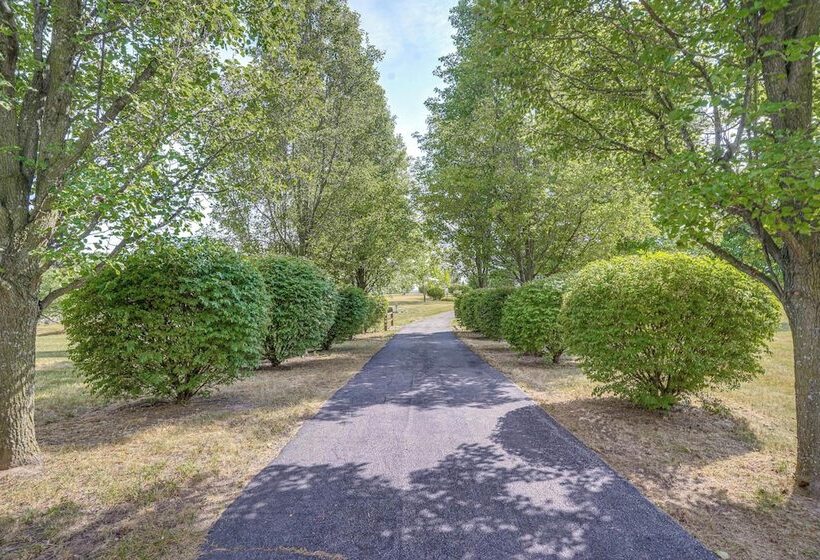 Pet Friendly Virginia Cabin: 3 Mi To Luray Caverns