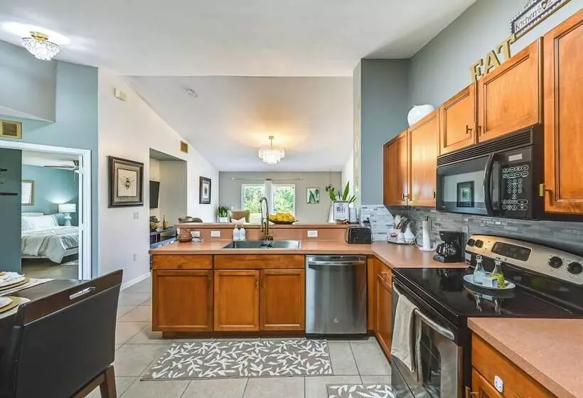Lehigh Acres Getaway Near Parks & Golfing!