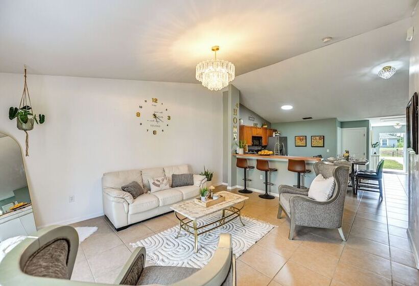 Lehigh Acres Getaway Near Parks & Golfing!