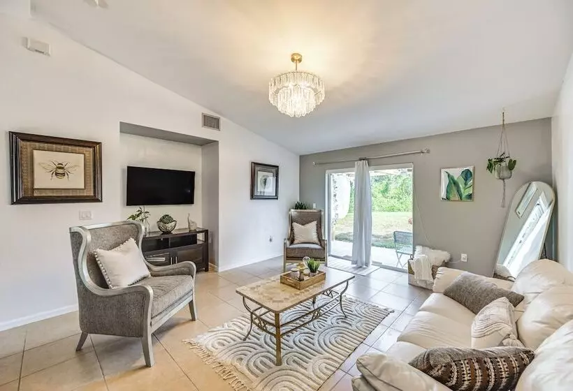 Lehigh Acres Getaway Near Parks & Golfing!