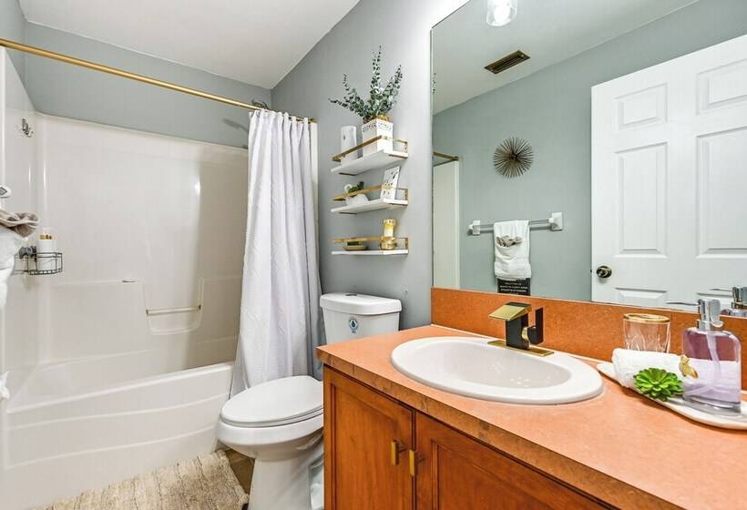 Lehigh Acres Getaway Near Parks & Golfing!