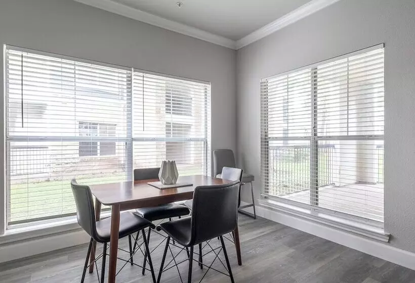 Residences At River Park West By Landing