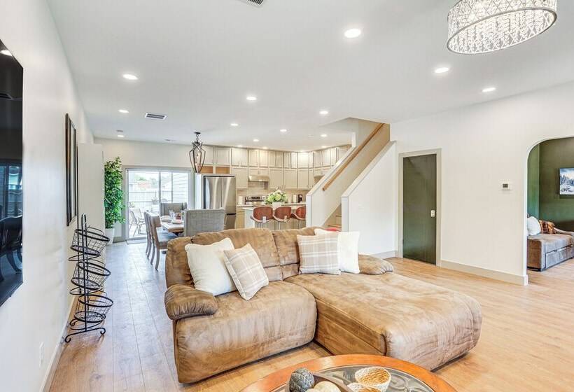 1 Mi To Downtown: New Albany Home W/ Yard