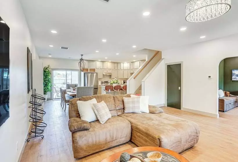 1 Mi To Downtown: New Albany Home W/ Yard