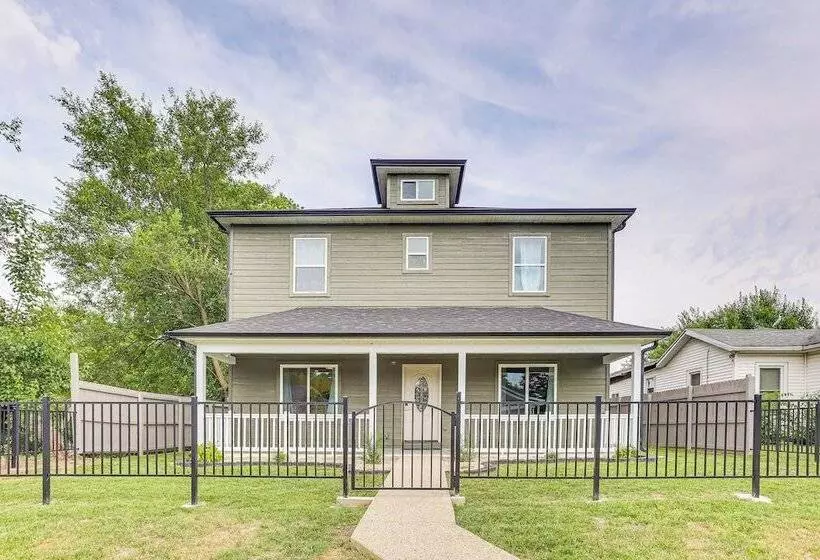 1 Mi To Downtown: New Albany Home W/ Yard