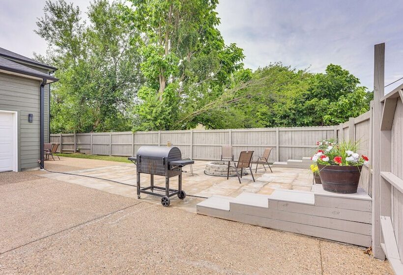 1 Mi To Downtown: New Albany Home W/ Yard