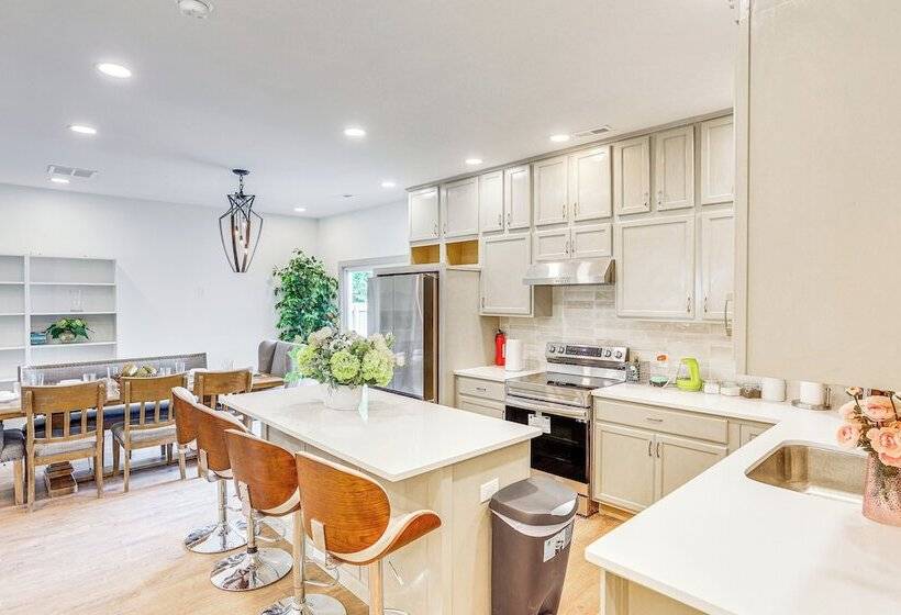 1 Mi To Downtown: New Albany Home W/ Yard