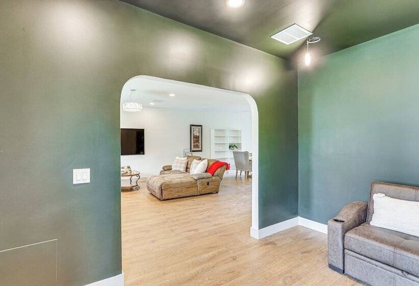 1 Mi To Downtown: New Albany Home W/ Yard