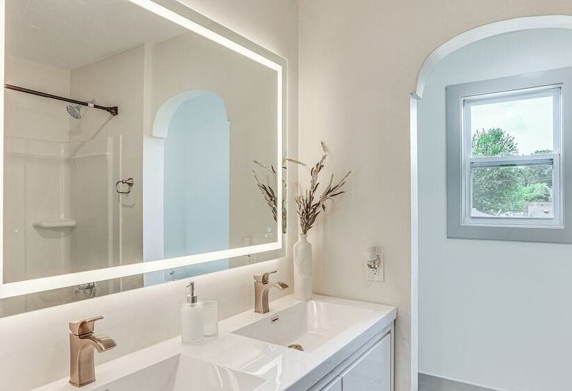 1 Mi To Downtown: New Albany Home W/ Yard