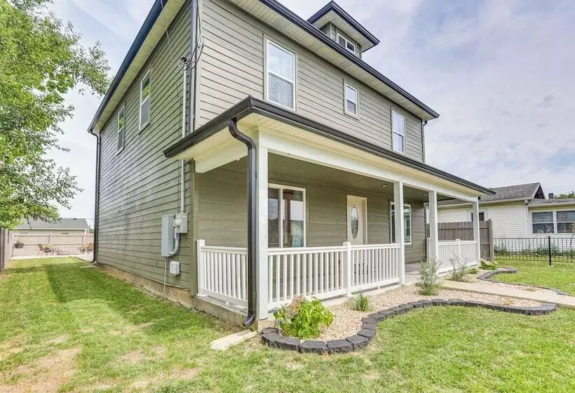 1 Mi To Downtown: New Albany Home W/ Yard