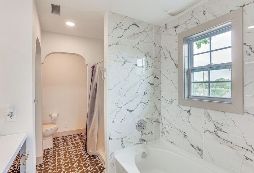 1 Mi To Downtown: New Albany Home W/ Yard