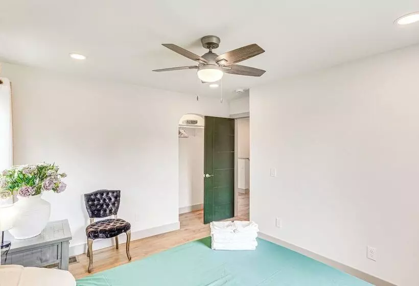 1 Mi To Downtown: New Albany Home W/ Yard