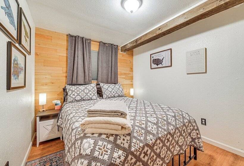 Sterling Home W/ Patio, Bbq Grill & Fire Pit!