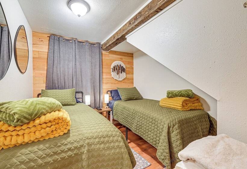 Sterling Home W/ Patio, Bbq Grill & Fire Pit!