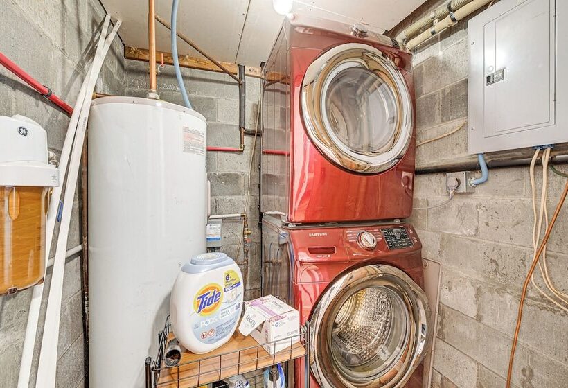 Sterling Home W/ Patio, Bbq Grill & Fire Pit!