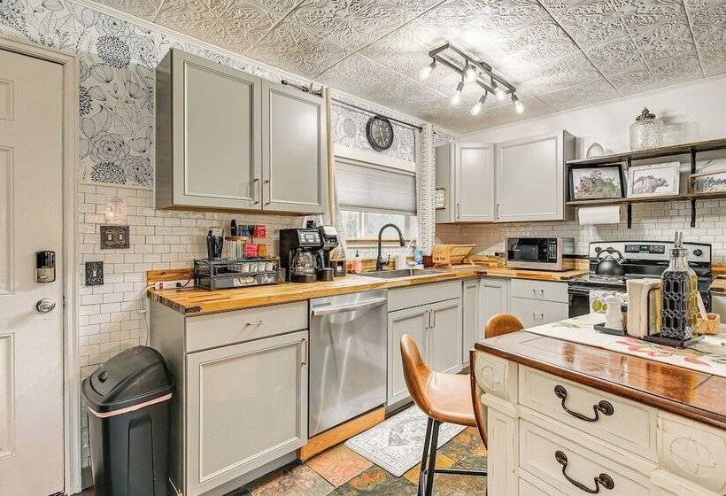 Sterling Home W/ Patio, Bbq Grill & Fire Pit!