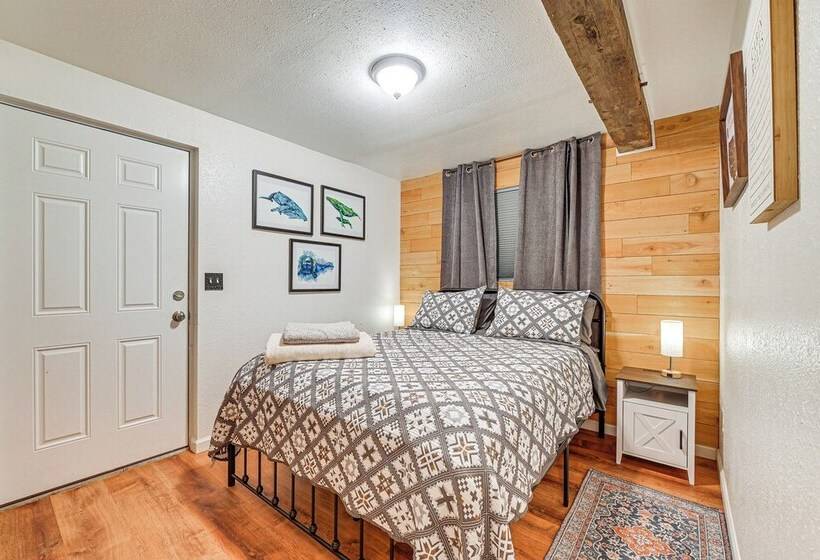 Sterling Home W/ Patio, Bbq Grill & Fire Pit!