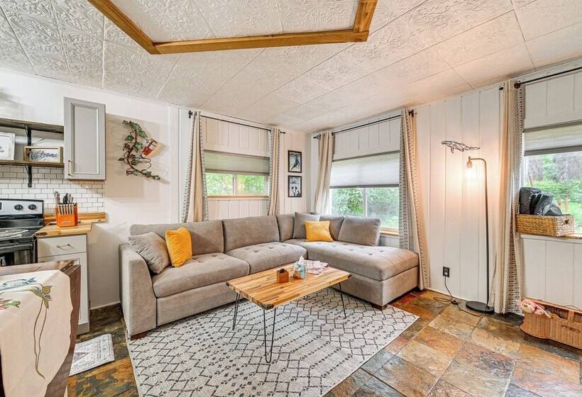 Sterling Home W/ Patio, Bbq Grill & Fire Pit!