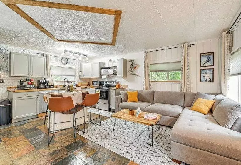 Sterling Home W/ Patio, Bbq Grill & Fire Pit!