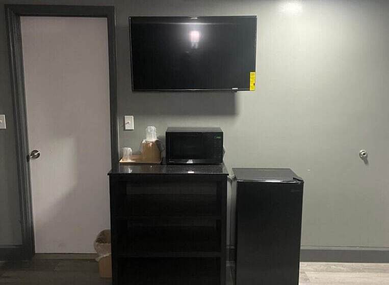 Travelers Rest Motel