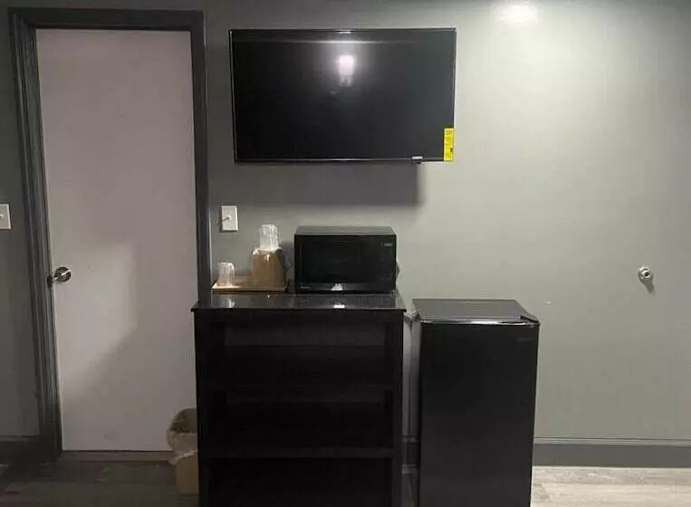 Travelers Rest Motel