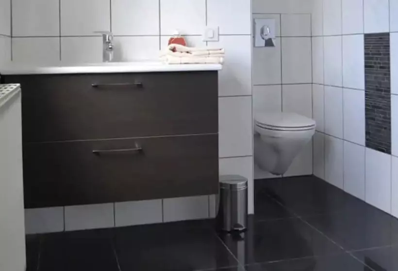 Gite Hansel, Set In Greenery Beside A Stream