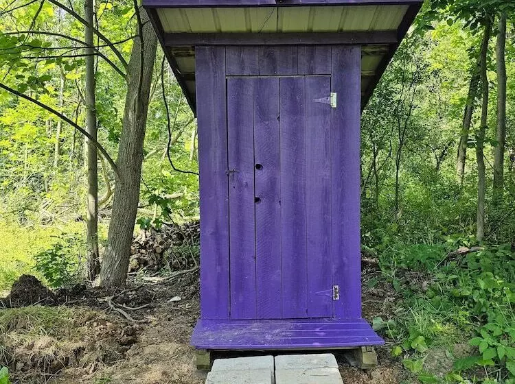ホテル Glamping At Meadeville Farm