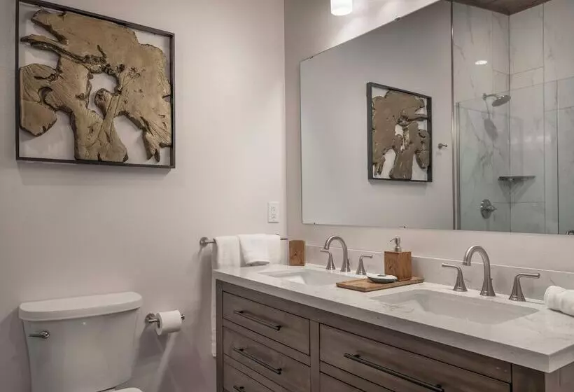 Hotelli Pebble Bay Club