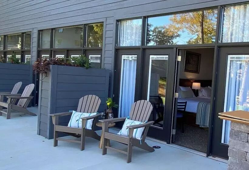 Hotelli Pebble Bay Club