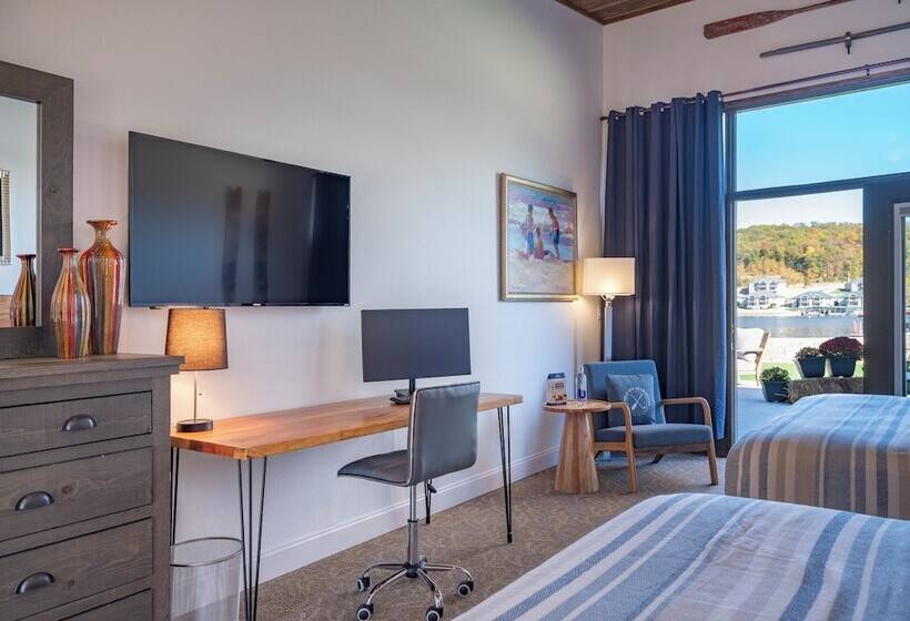 בית מלון כפרי Pebble Bay Club