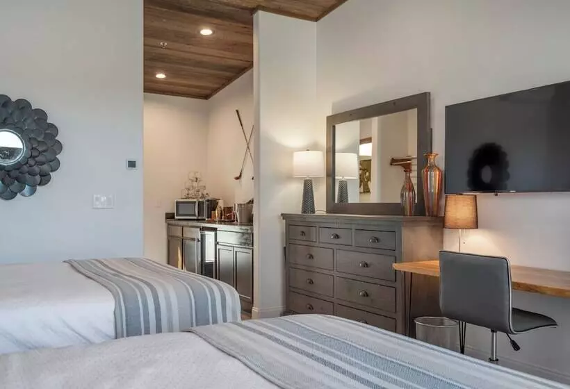 Hotelli Pebble Bay Club