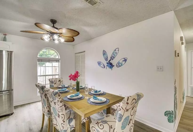 Lovely Gulfport Home: Walk To Beach,1 Mi To Marina