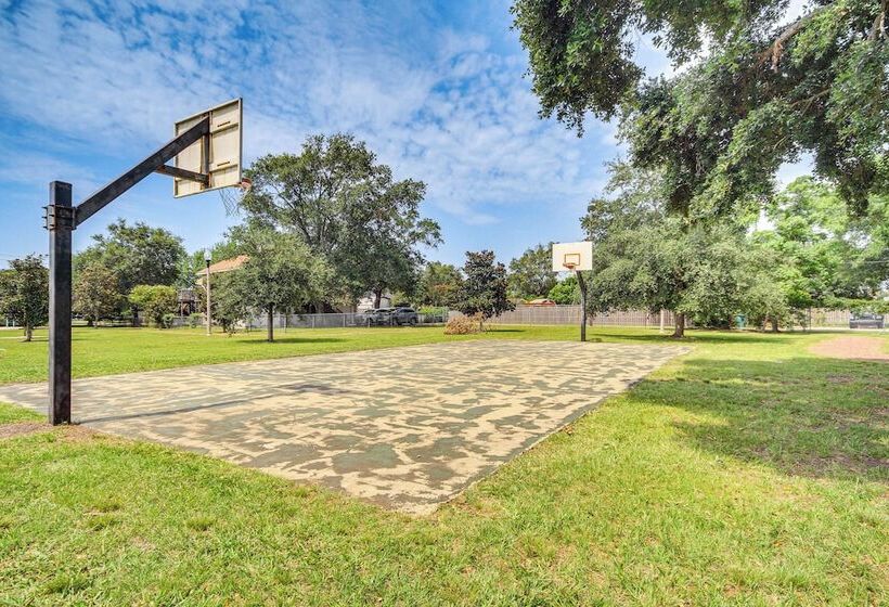 Lovely Gulfport Home: Walk To Beach,1 Mi To Marina