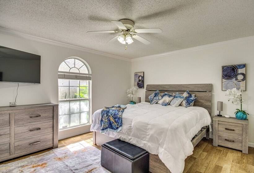 Lovely Gulfport Home: Walk To Beach,1 Mi To Marina