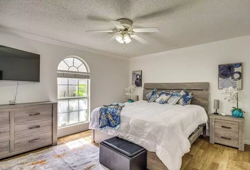 Lovely Gulfport Home: Walk To Beach,1 Mi To Marina
