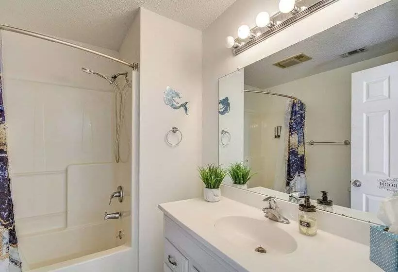 Lovely Gulfport Home: Walk To Beach,1 Mi To Marina
