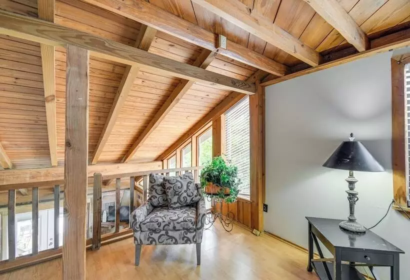 Riverfront Deck: Outdoor Retreat In Fairhope!