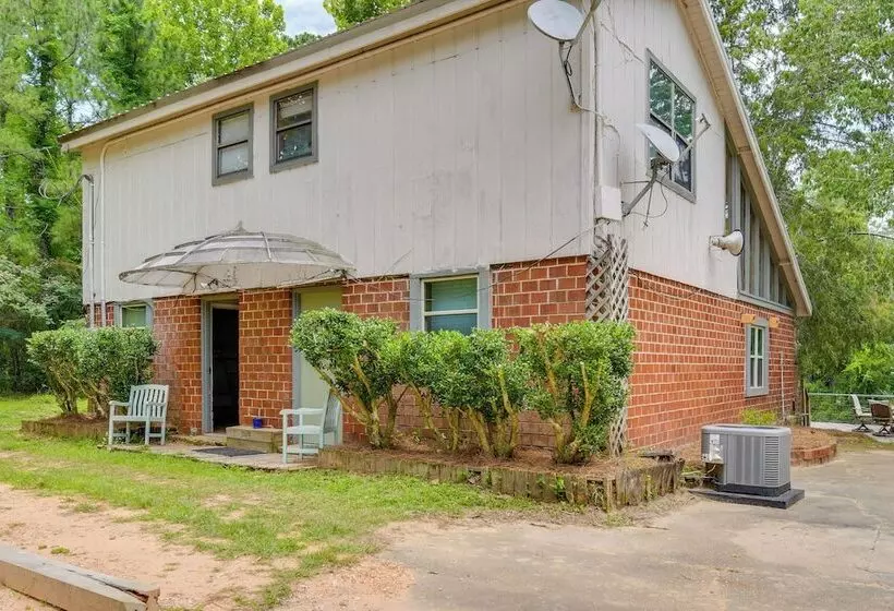 Riverfront Deck: Outdoor Retreat In Fairhope!