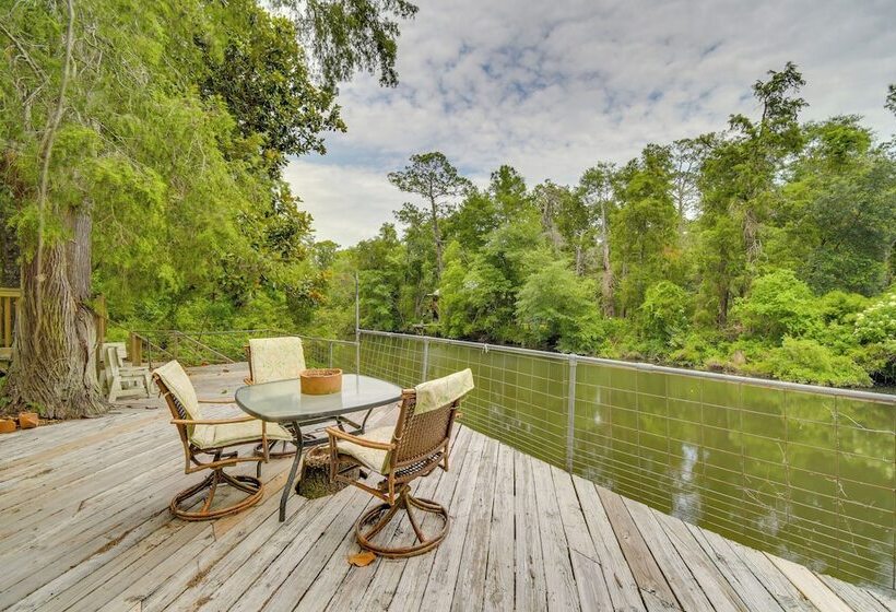 Riverfront Deck: Outdoor Retreat In Fairhope!