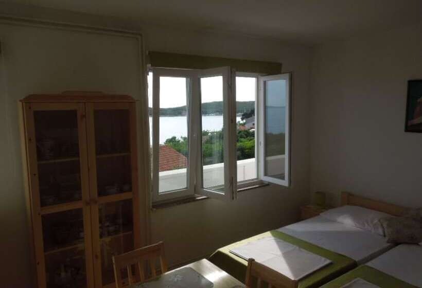 Пансион Apartments Julia