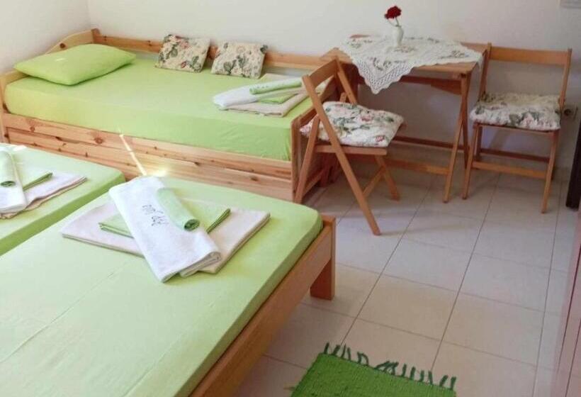 Пансион Apartments Julia