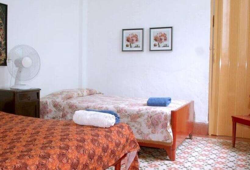 پانسیون Casa Hostal Caliz