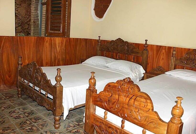 پانسیون Hostal Papa Nao Trinidad