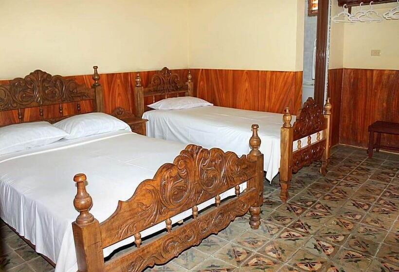 پانسیون Hostal Papa Nao Trinidad