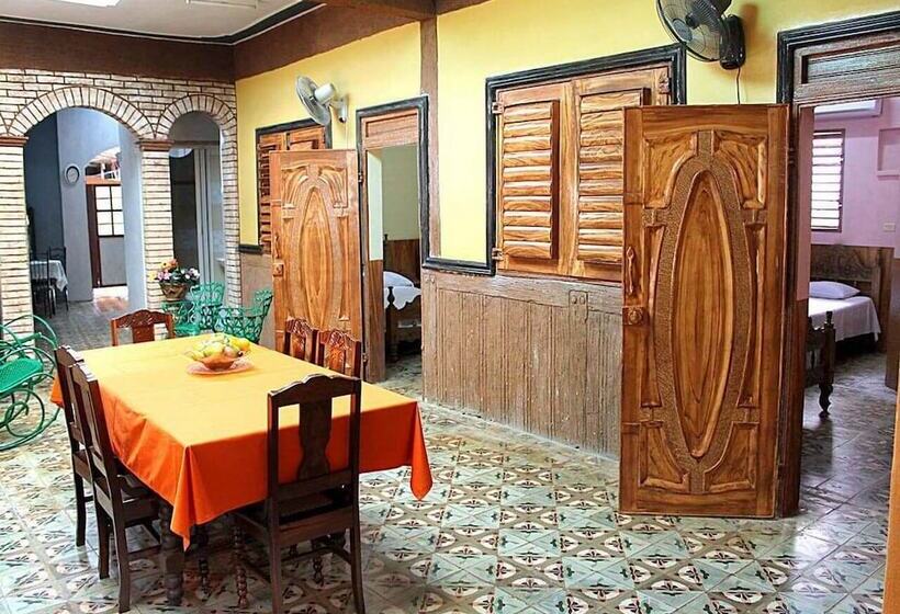 پانسیون Hostal Papa Nao Trinidad