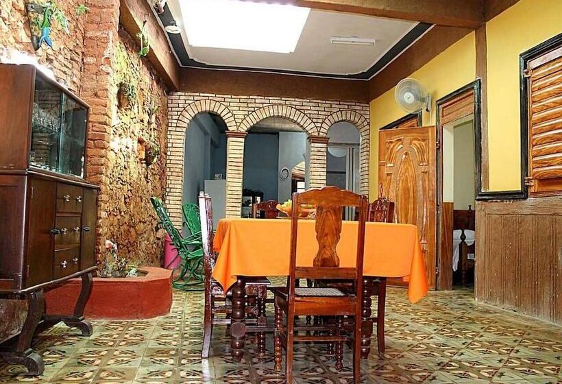 پانسیون Hostal Papa Nao Trinidad