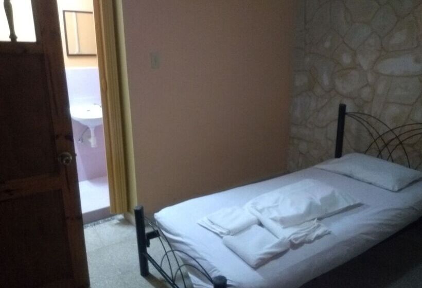 پانسیون Hostal San Lazaro 458