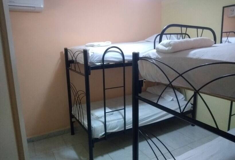 پانسیون Hostal San Lazaro 458