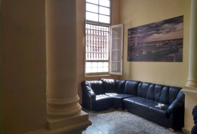 پانسیون Hostal San Lazaro 458