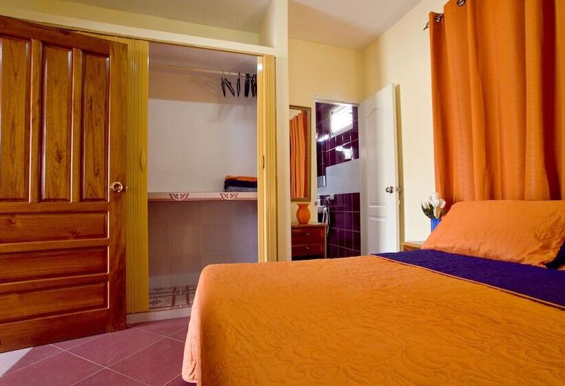 پانسیون Iriss House